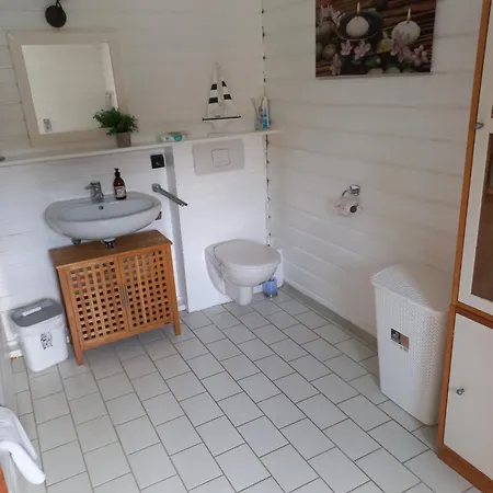Gemutliches Holzhaus Semesterbostad